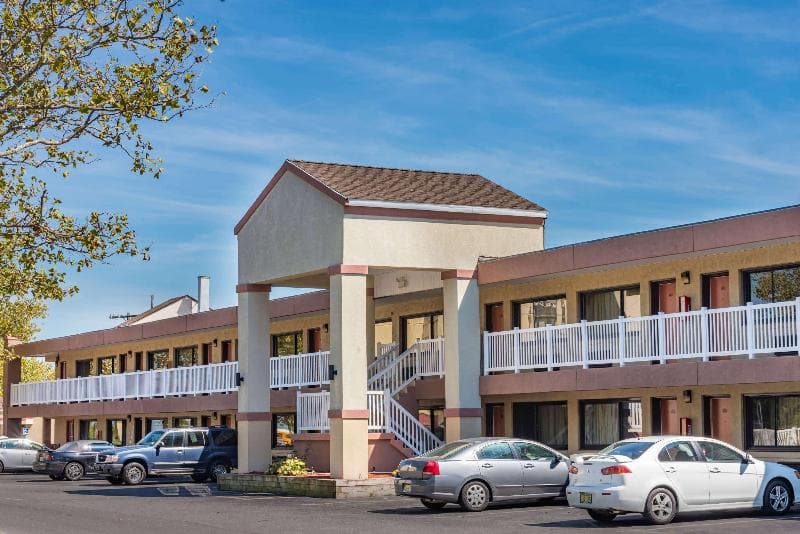 Ramada by Wyndham West Atlantic City 2