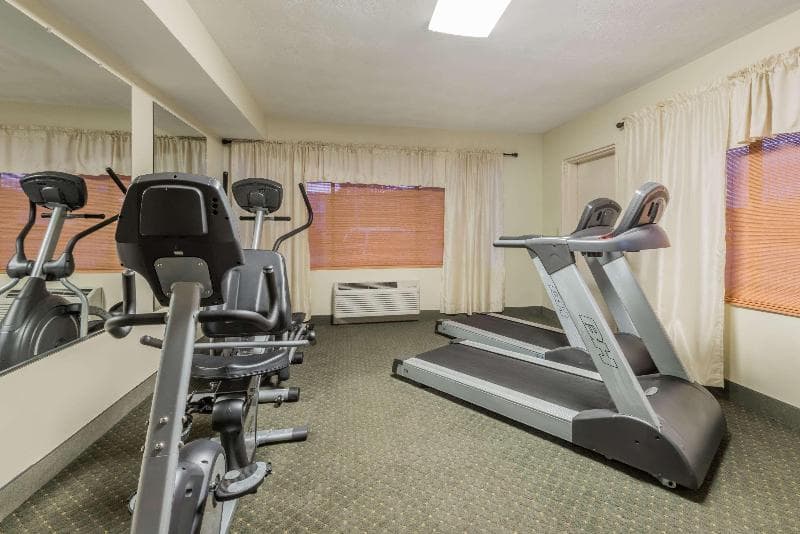 Ramada By Wyndham Middletown Newport Area 3