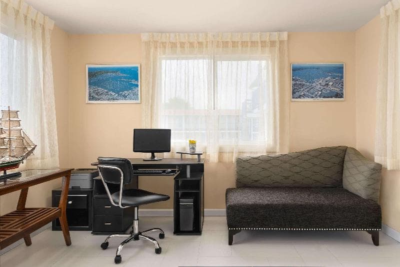Days Inn by Wyndham Middletown/Newport Area 3