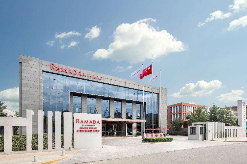 Ramada By Wyndham Beijing Airport 4