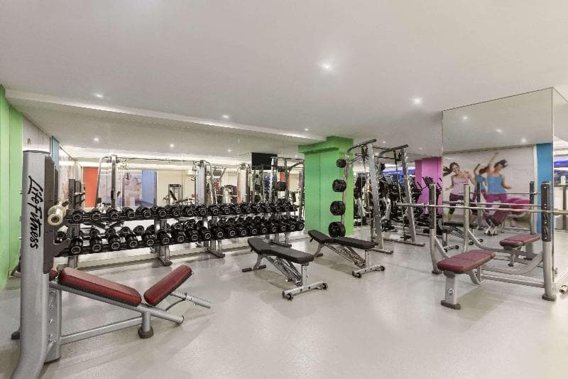 Ramada Hotel & Suites By Wyndham Istanbul Merter 3