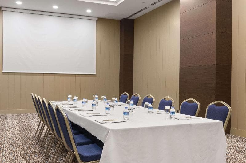 Ramada Hotel & Suites By Wyndham Istanbul Merter photo 1