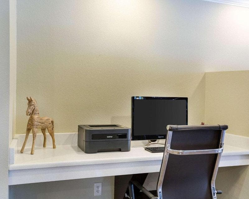 Comfort Suites Near Westchase On Beltway 8 5
