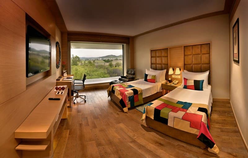 The Lalit Chandigarh 4