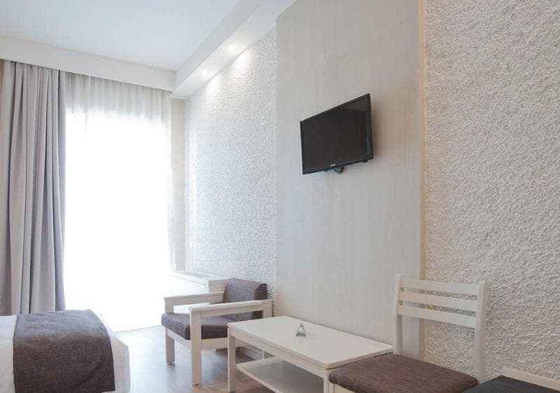 Nidimos Hotel 4