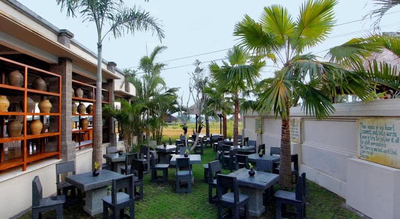 Alam Puisi Villa 4