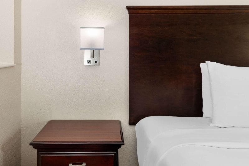 Baymont By Wyndham Houston Brookhollow 5