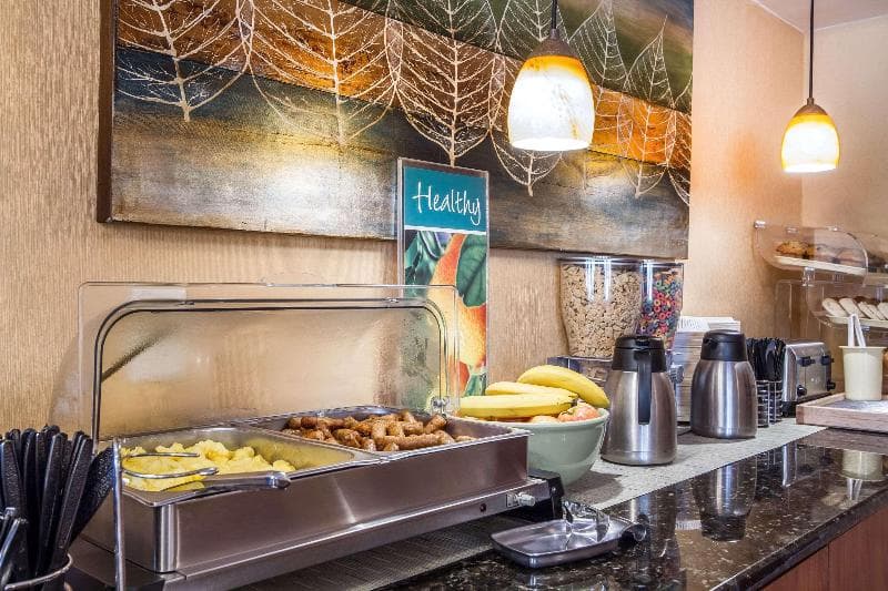Quality Inn & Suites Evergreen Hotel 3