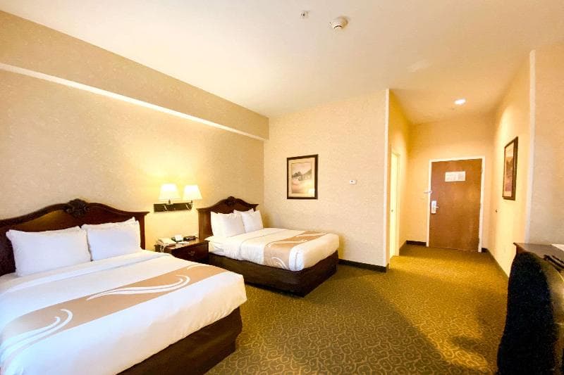 Quality Inn & Suites Evergreen Hotel 4