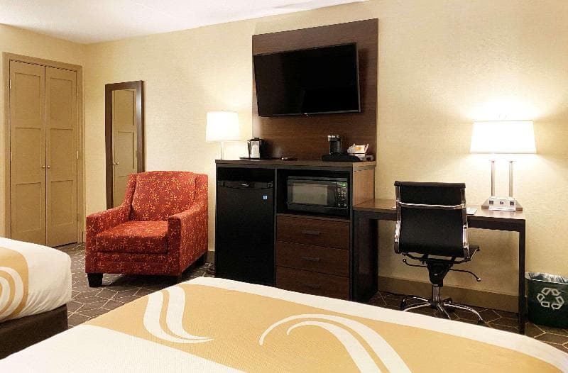 Quality Inn & Suites Evergreen Hotel 5
