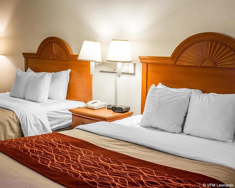 Comfort Inn Splash Harbor 5