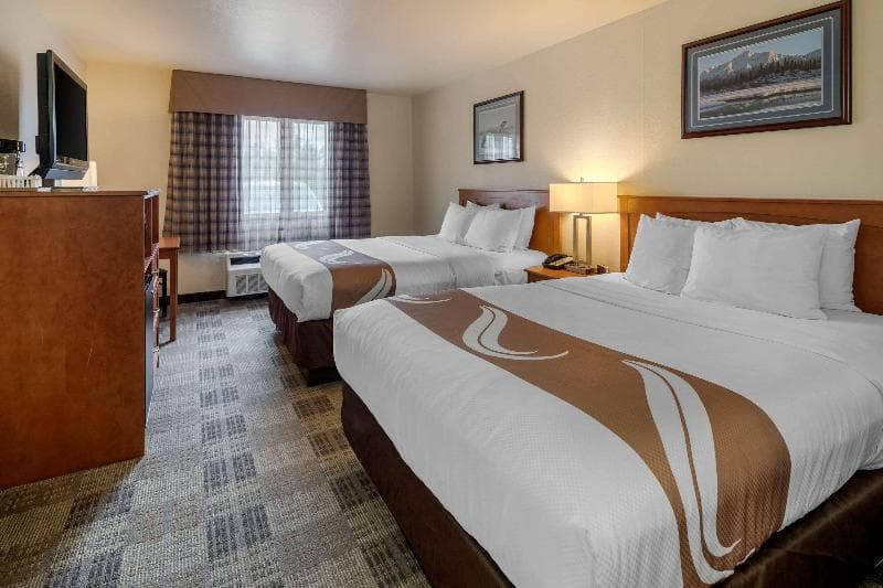 Quality Inn 4