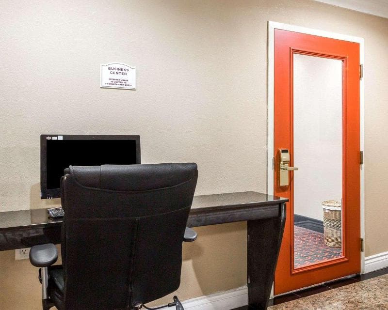 Quality Inn & Suites Atlanta Airport South photo 1