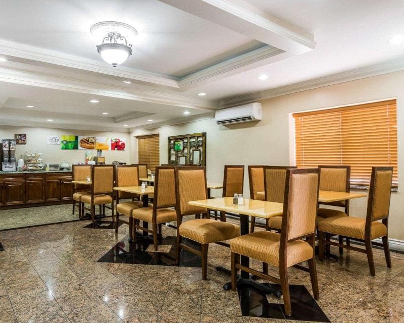 Quality Inn & Suites Atlanta Airport South 3