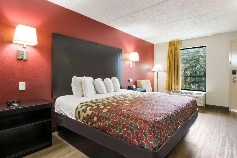 Econo Lodge Conley 3