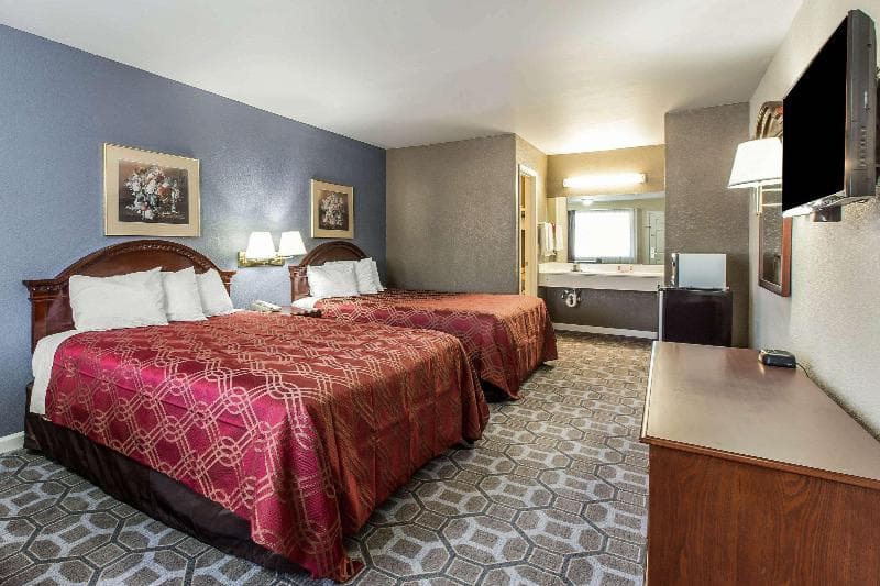 Econo Lodge Thomaston photo 1