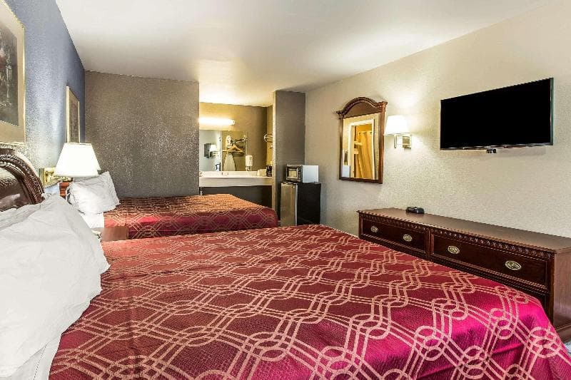 Econo Lodge Thomaston 5