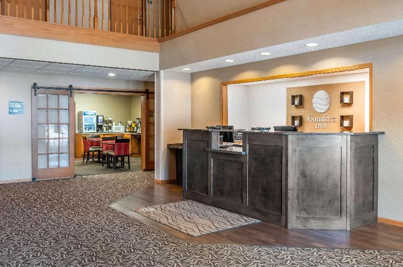 Comfort Inn Dyersville Near Field Of Dreams 4