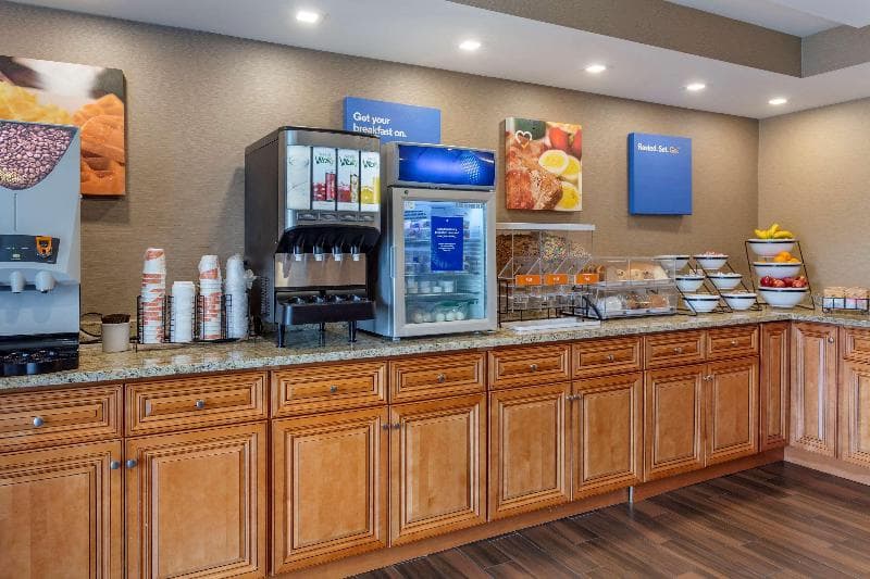 Comfort Inn & Suites Rochelle 2