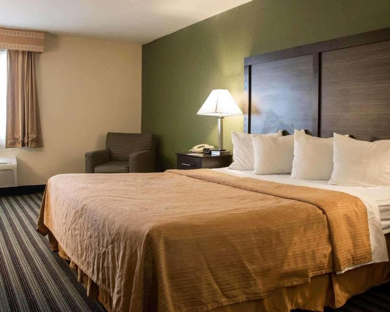 Quality Inn And Suites Loves Park 5