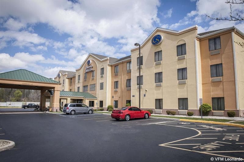 Comfort Suites Brownsburg 4