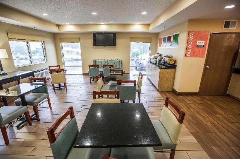 Comfort Inn Schererville 3