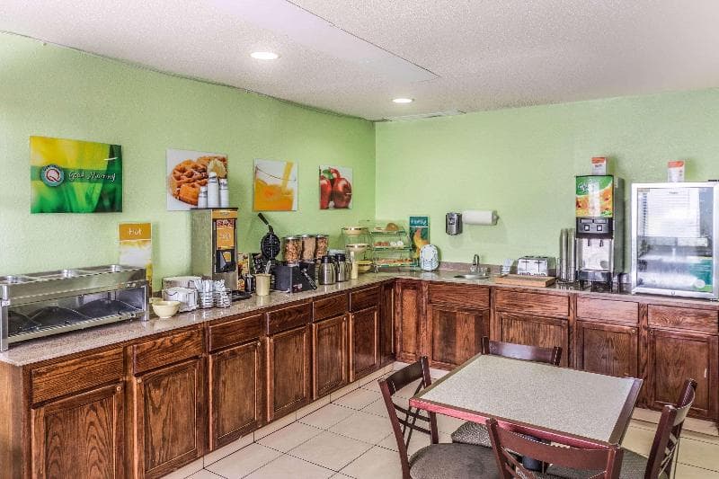 Quality Inn Columbia City 3