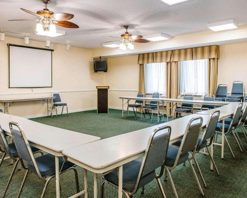 Quality Inn Near Amish Country 5