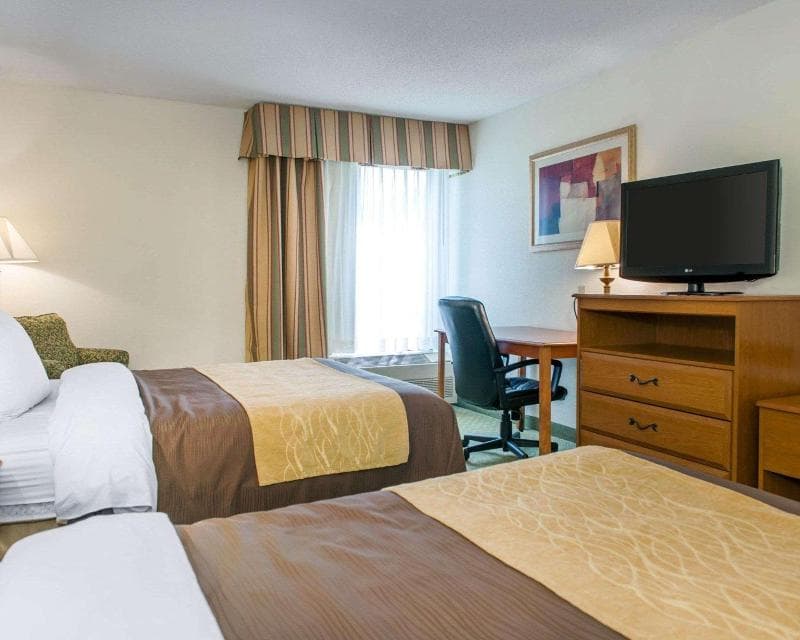 Quality Inn Near Amish Country 4