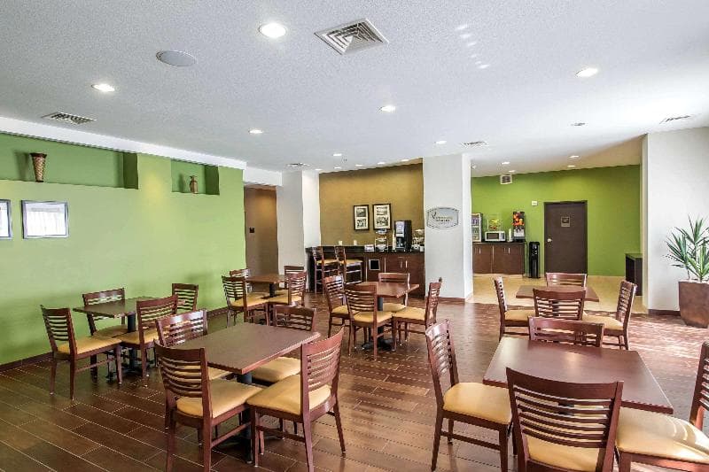Sleep Inn & Suites 3