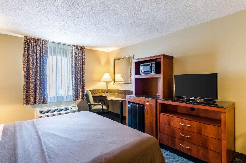 Quality Inn Chicopee-Springfield 4