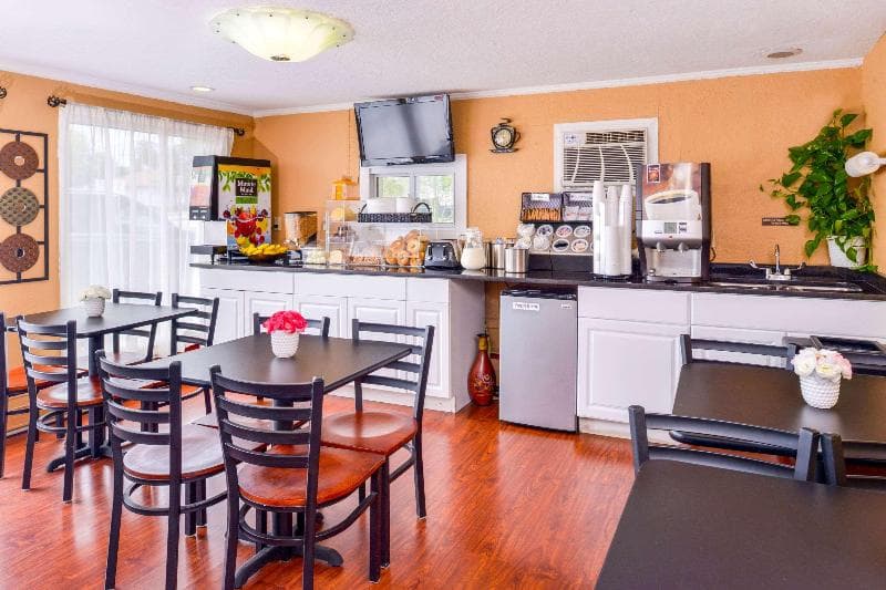 Rodeway Inn Orleans - Cape Cod photo 1