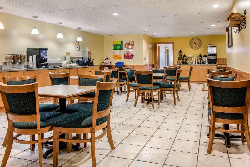 Quality Inn At Bangor Mall 3