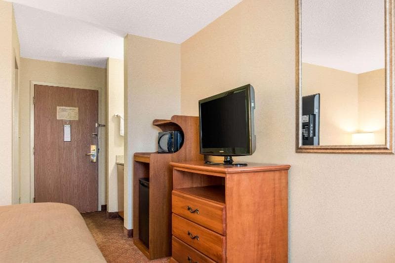Quality Inn At Bangor Mall 5