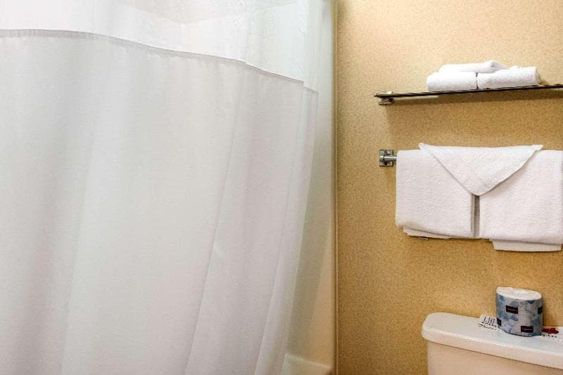 Quality Inn At Bangor Mall 4