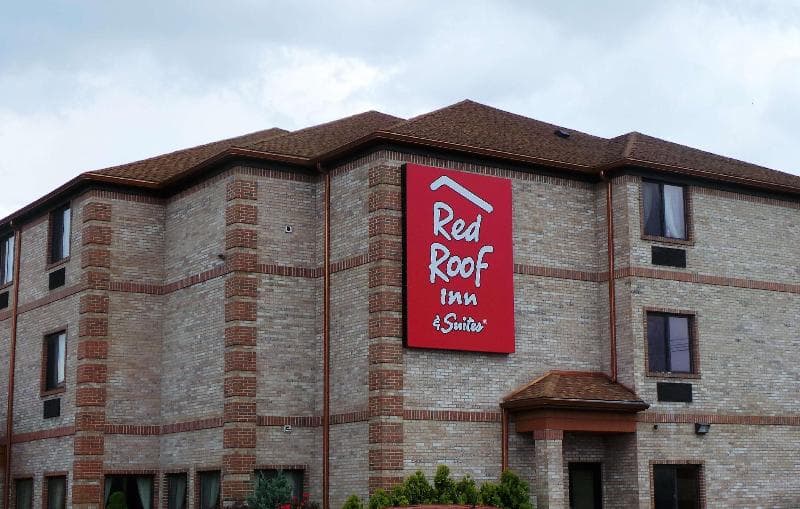 Red Roof Inn & Suites Detroit - Melvindale 3