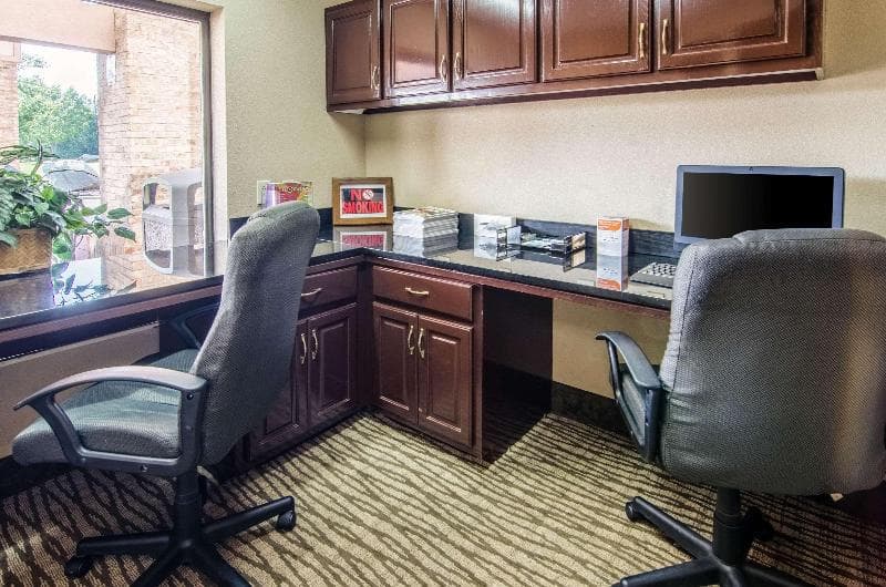Quality Suites Graham photo 1