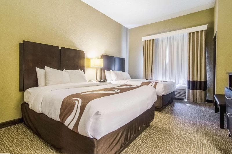 Quality Suites Graham 4