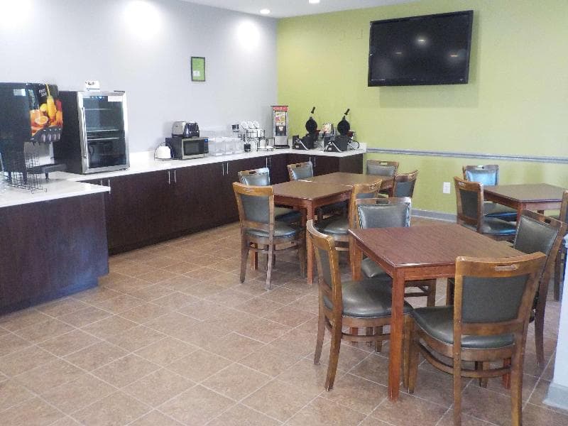 SureStay Hotel by Best Western Shallotte 5