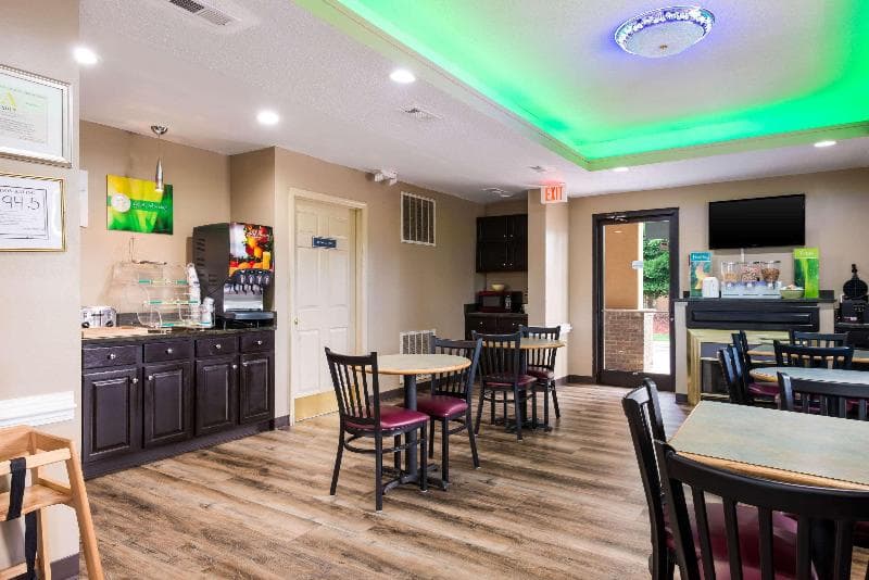 Quality Inn And Suites Lumberton 2