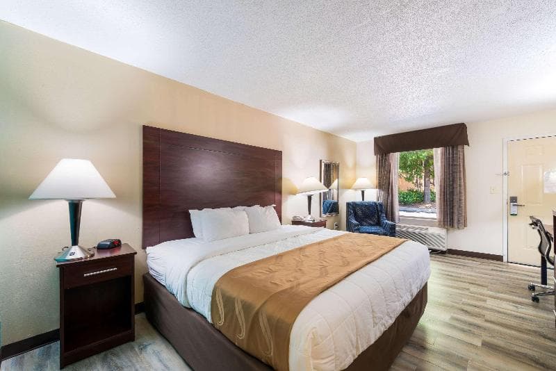Quality Inn And Suites Lumberton 3