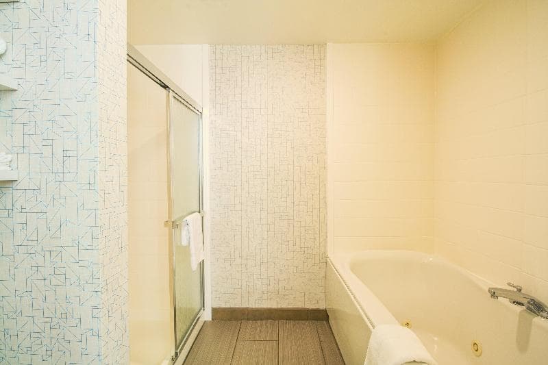 Holiday Inn Express & Suites Lincoln East - White Mountains 3