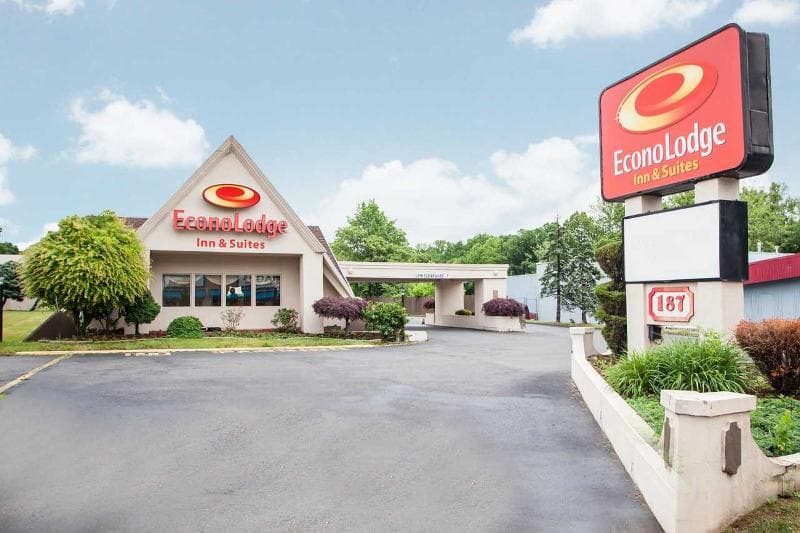 Mho Hotel Bordentown main