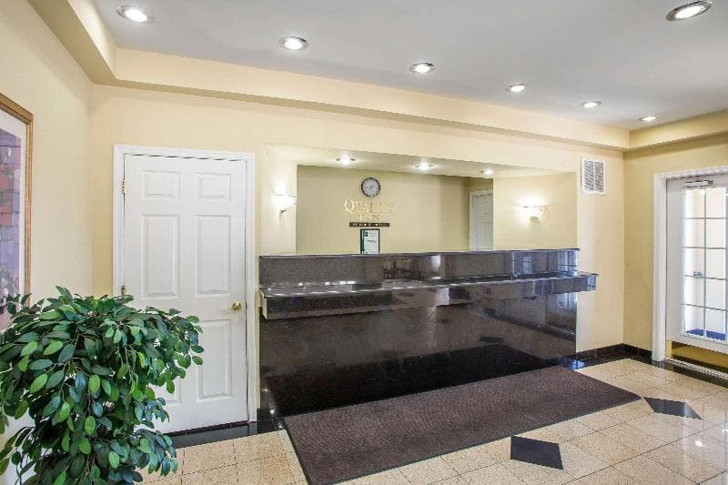 Quality Inn 4