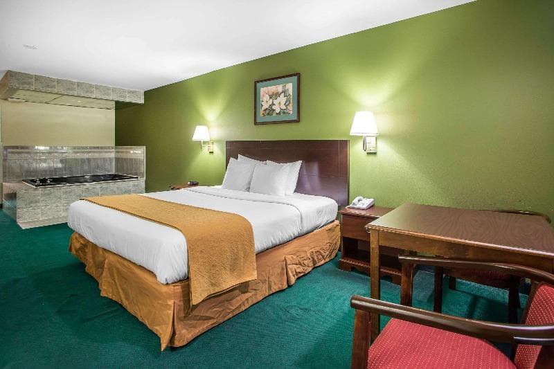 Quality Inn 3