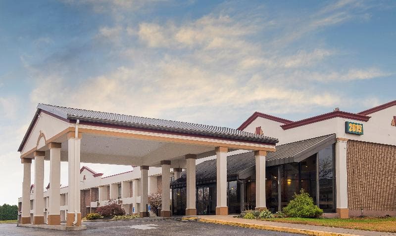 Red Roof Inn And Suites Mt Holly - Mcguire Afb photo 1