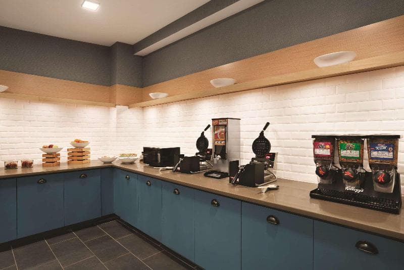 Comfort Inn & Suites 5