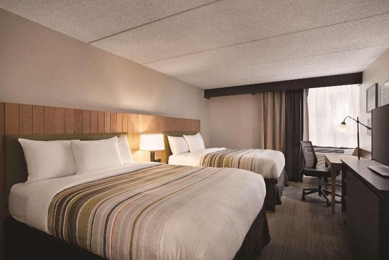 Comfort Inn & Suites 3