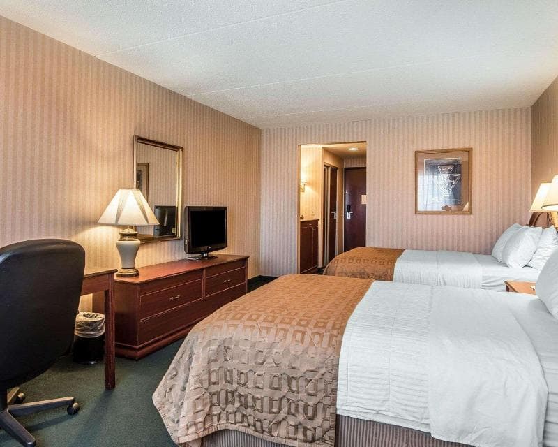 Clarion Hotel - Downtown - University Area 5