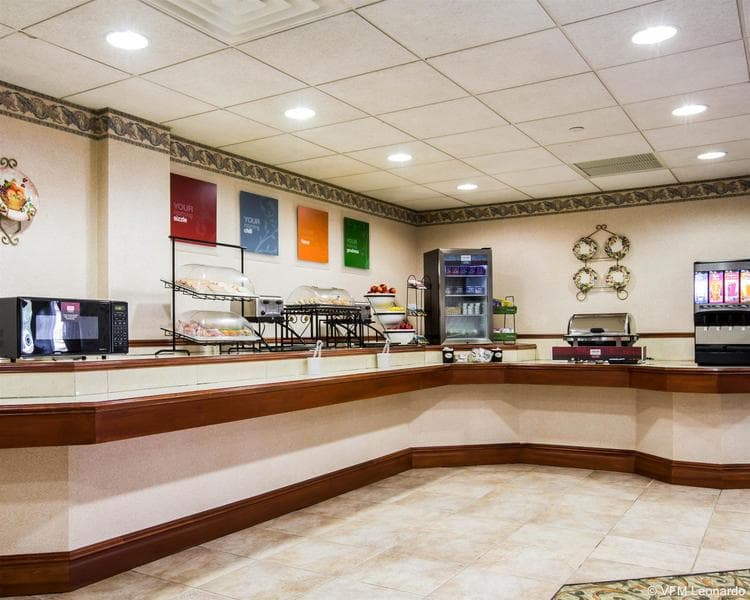 Comfort Inn And Suites Hawthorne 3